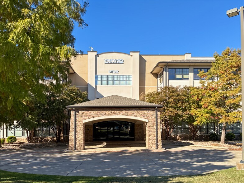 More Photos Of 1452 Hughes Rd, Grapevine Coworking Space