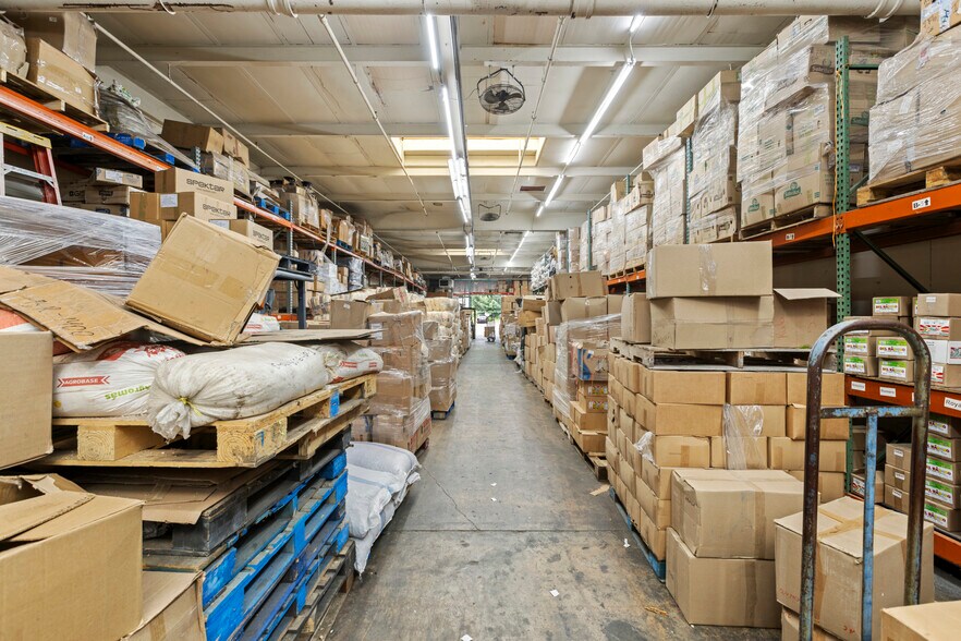 More Photos Of 349 Chestnut St, Passaic Warehouse For Lease