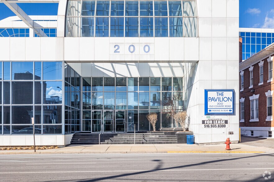 More Photos Of 200 Old Country Rd, Mineola Medical For Lease