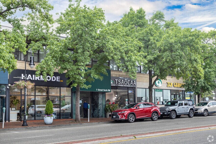 More Photos Of 1 Great Neck Rd, Great Neck Storefront Retail Office For Lease