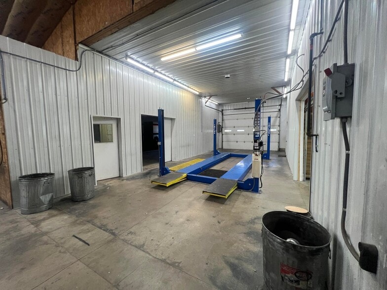 More Photos Of 380 S Main St, De Graff Light Manufacturing For Sale