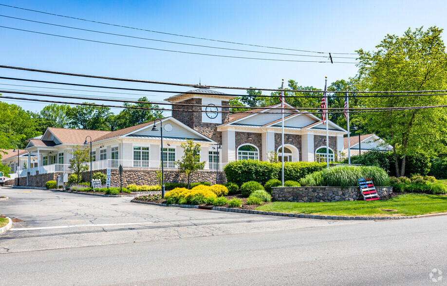 Primary Photo Of 330 Changebridge Rd, Montville Medical For Lease