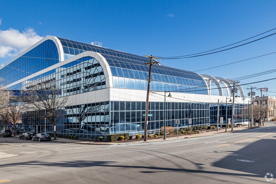 More Photos Of 200 Old Country Rd, Mineola Medical For Lease