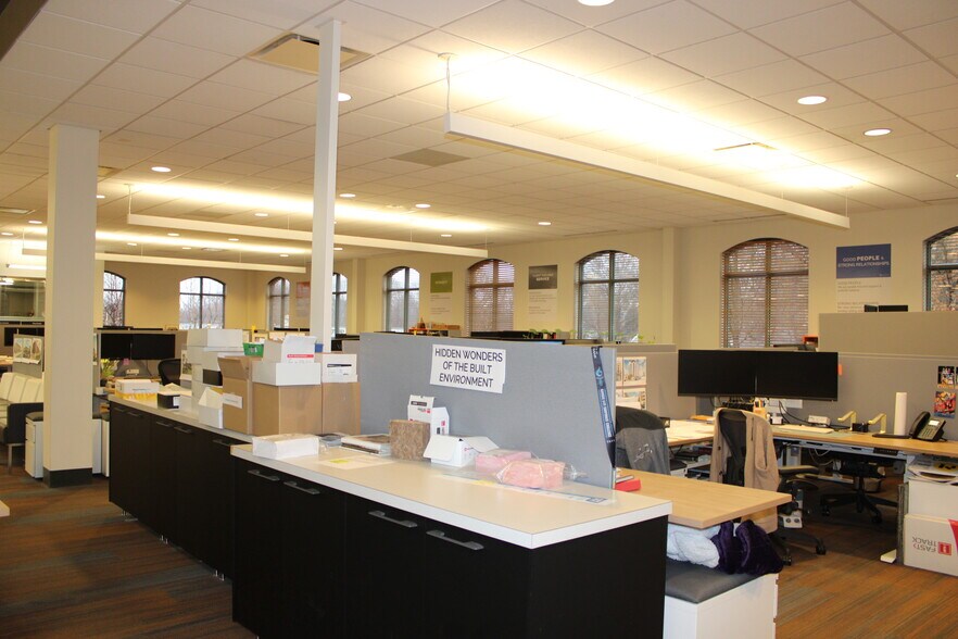 More Photos Of 3515 W 75th St, Prairie Village Office For Lease