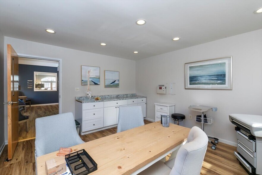 More Photos Of 3201 Lafayette Rd, Portsmouth Office For Sale