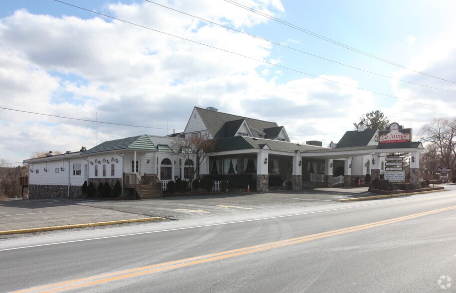 More Photos Of 423 Broadway, Ulster Park Restaurant For Sale