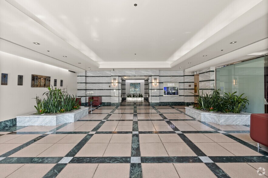 More Photos Of 5805 Sepulveda Blvd, Sherman Oaks Office For Lease