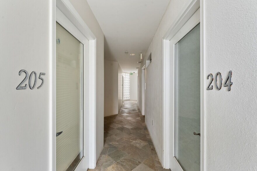 More Photos Of 2534 State St, San Diego Office For Sale