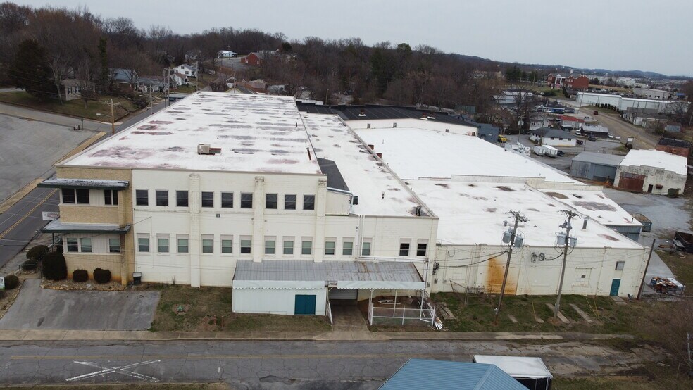 More Photos Of 109 E Hardin St, Greeneville Flex For Sale