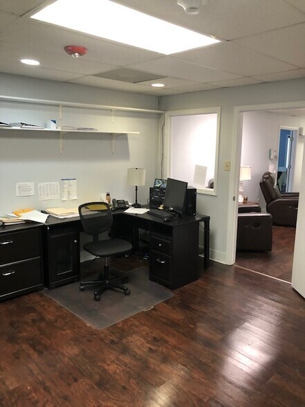 More Photos Of 1226 S Main St, Emporia Freestanding For Sale