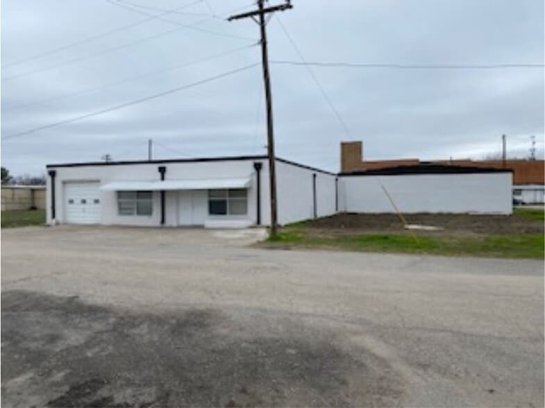 More Photos Of 115 Strickland Plz, Irving General Retail For Sale