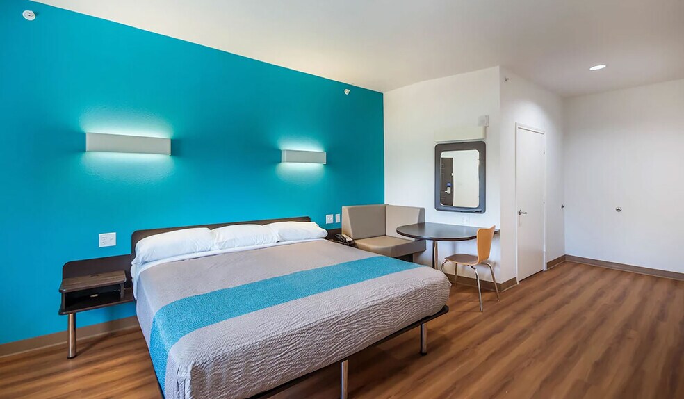 More Photos Of 209 Cedar Ln, Channelview Hotel For Sale