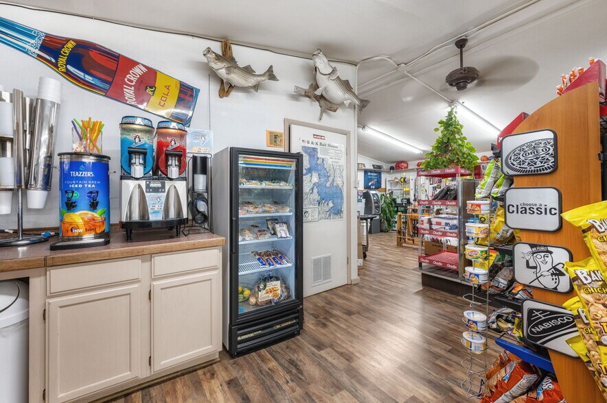 More Photos Of 10277 N 2130 Rd, Foss Convenience Store For Sale