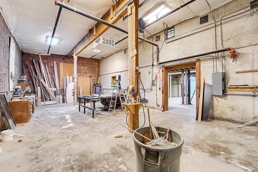 More Photos Of 611 2nd Ave, Longmont Showroom For Sale