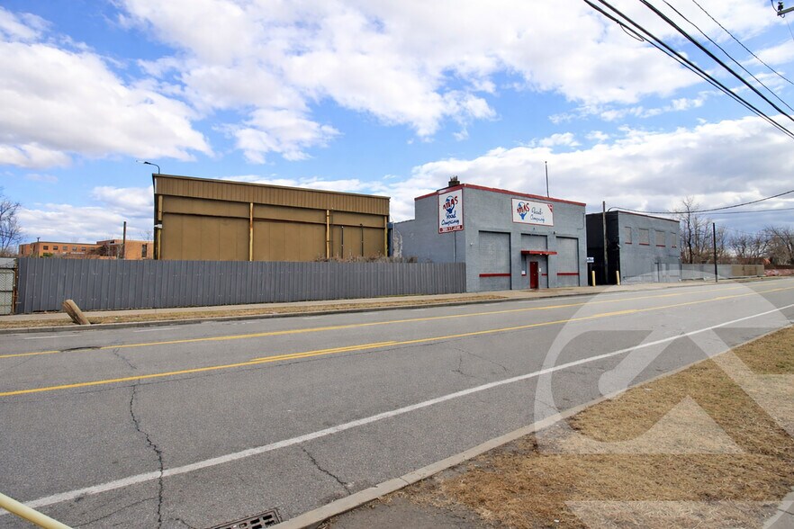 Primary Photo Of 5100 St. Jean St, Detroit Warehouse For Lease