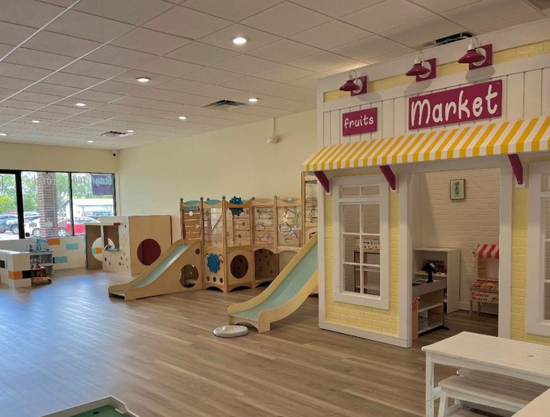 More Photos Of 12215-12333 Sago Ave W, Jacksonville Storefront For Lease