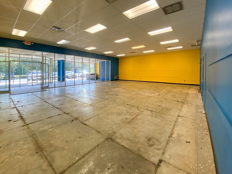 More Photos Of 14300 Cantrell Rd, Little Rock Unknown For Lease