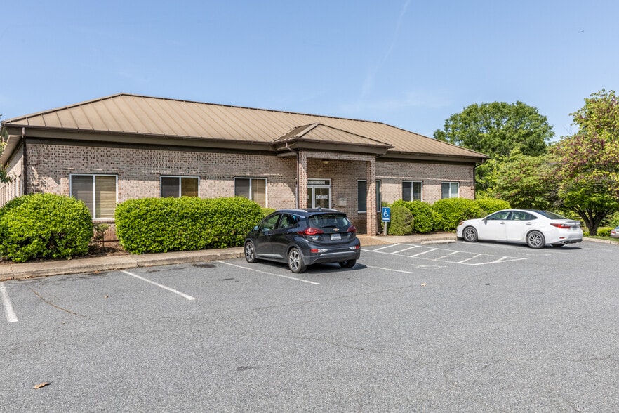 More Photos Of 1410 Incarnation Dr, Charlottesville Medical For Sale