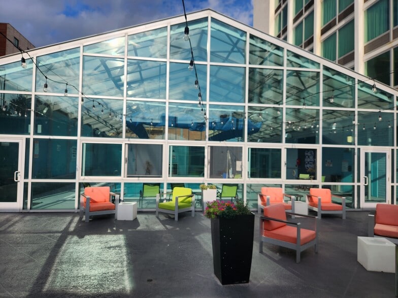 More Photos Of 17 W 7th St, Tulsa Apartments For Lease