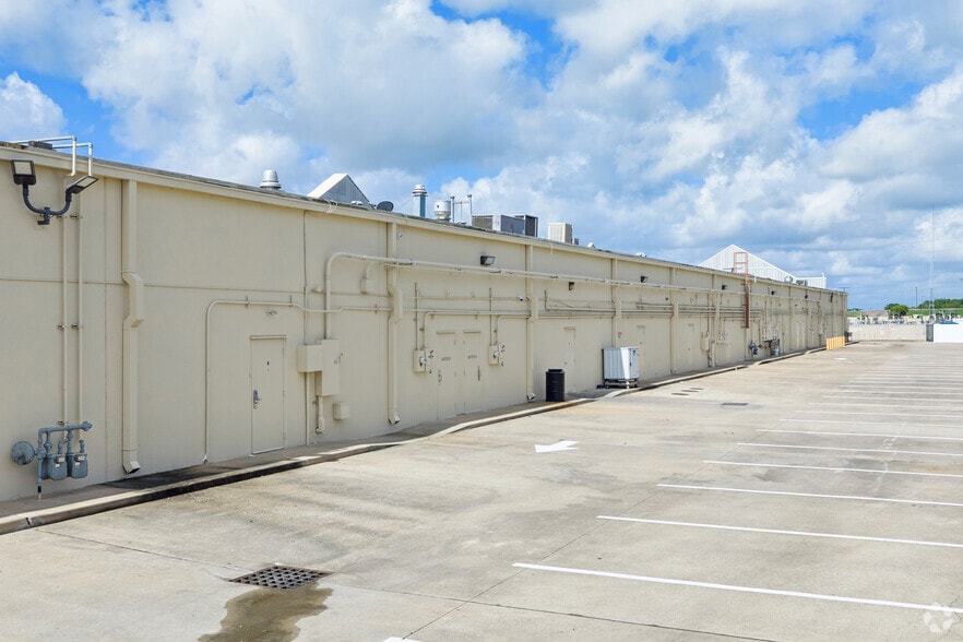 More Photos Of 14800 Westheimer Rd, Houston Storefront For Lease