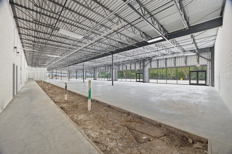 More Photos Of 7710 FM 521, Rosharon Storefront For Lease