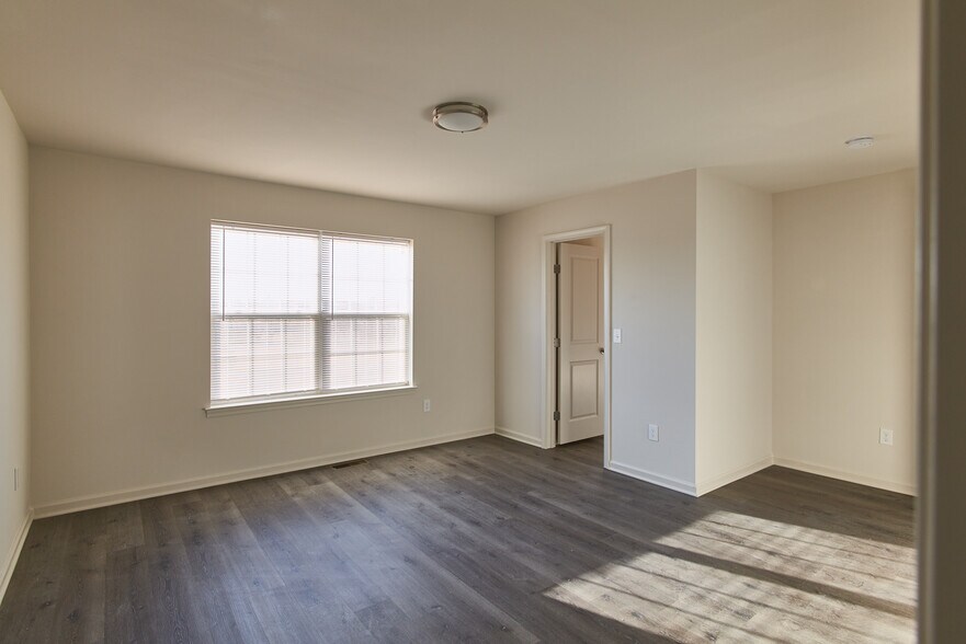 More Photos Of 6645 Stein Way, Macungie Apartments For Sale