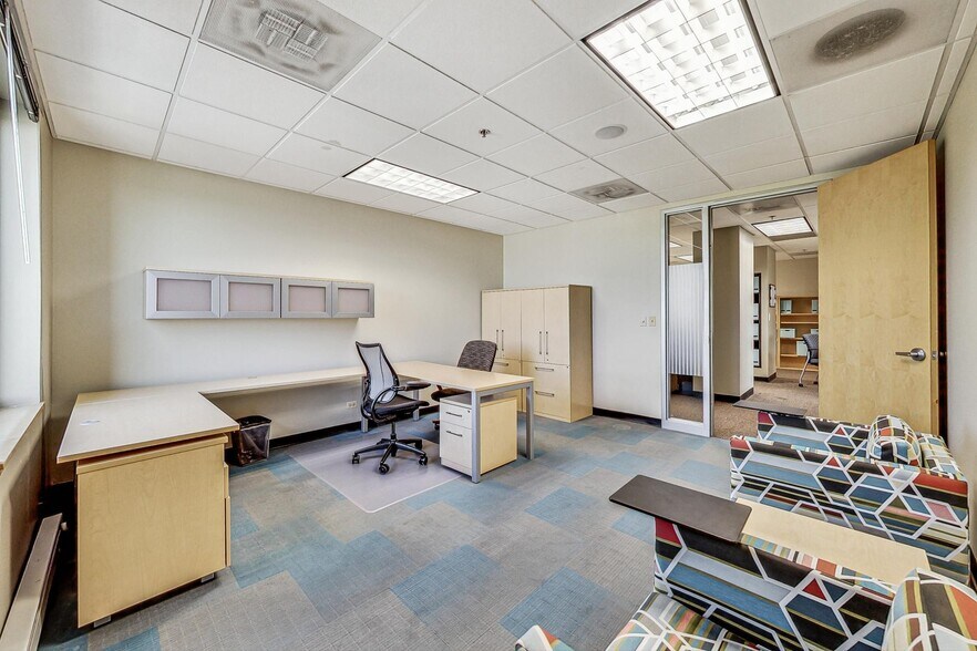 More Photos Of 10700 W Higgins Rd, Rosemont Office For Sale