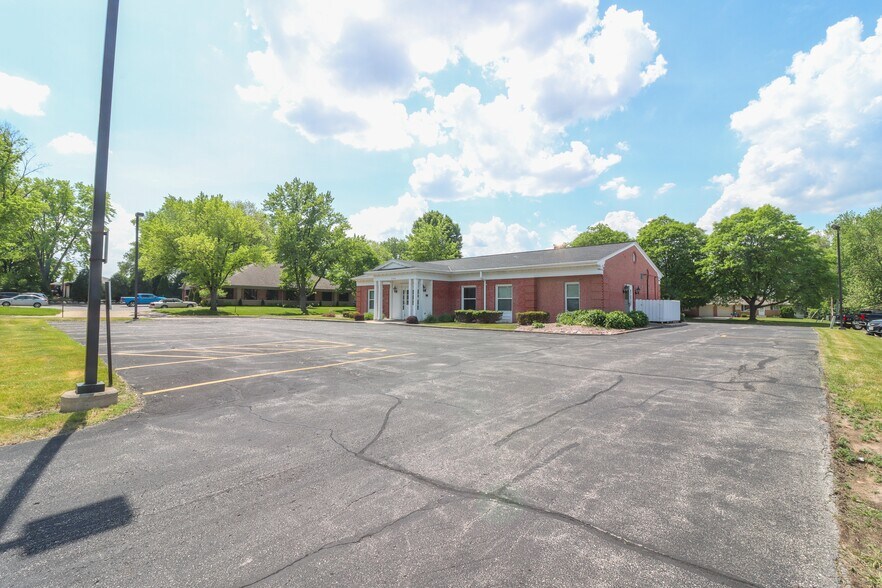 More Photos Of 2120 S Ridge Rd, Green Bay Office For Lease