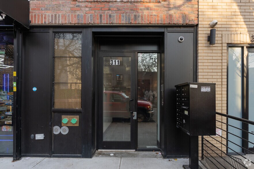 More Photos Of 454 Lafayette Ave, Brooklyn Apartments For Lease