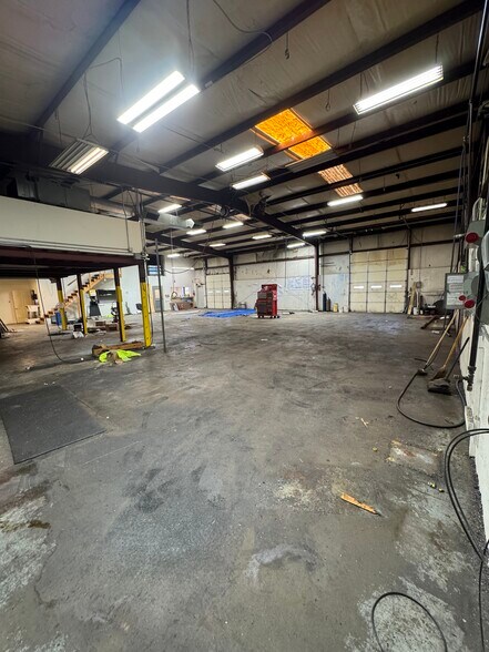 More Photos Of 8765 Old Craft Rd, Olive Branch Light Manufacturing For Lease