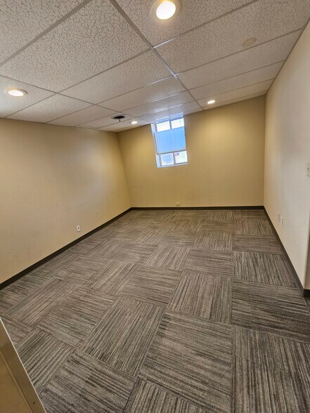 More Photos Of 6754 W Beloit Rd, West Allis Medical For Lease