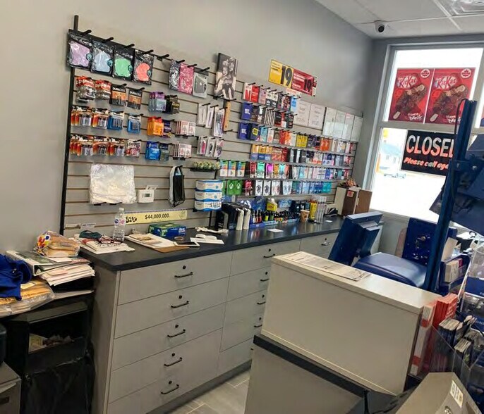 More Photos Of 789 Murray St, Wallaceburg Service Station For Sale