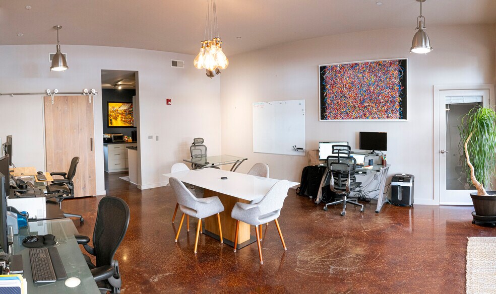 More Photos Of 1601 E 5th St, Austin Apartments For Lease