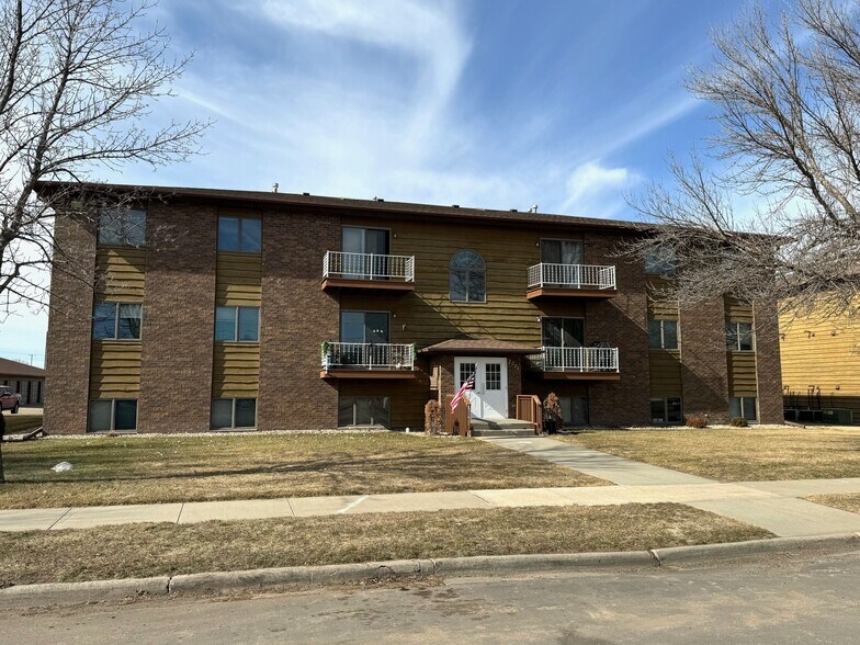 More Photos Of 2021 N Kimball St, Mitchell Apartments For Sale