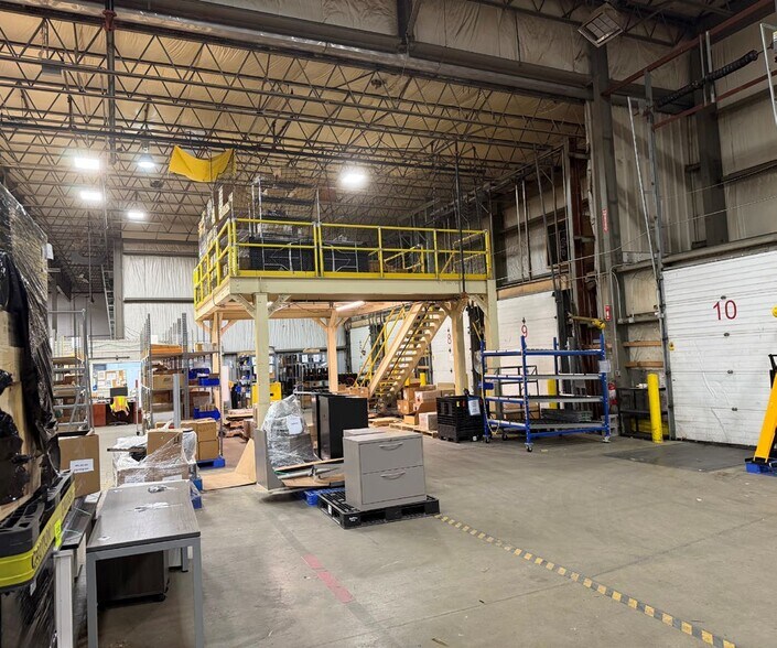 More Photos Of 5949 Jackson Rd, Ann Arbor Distribution For Lease