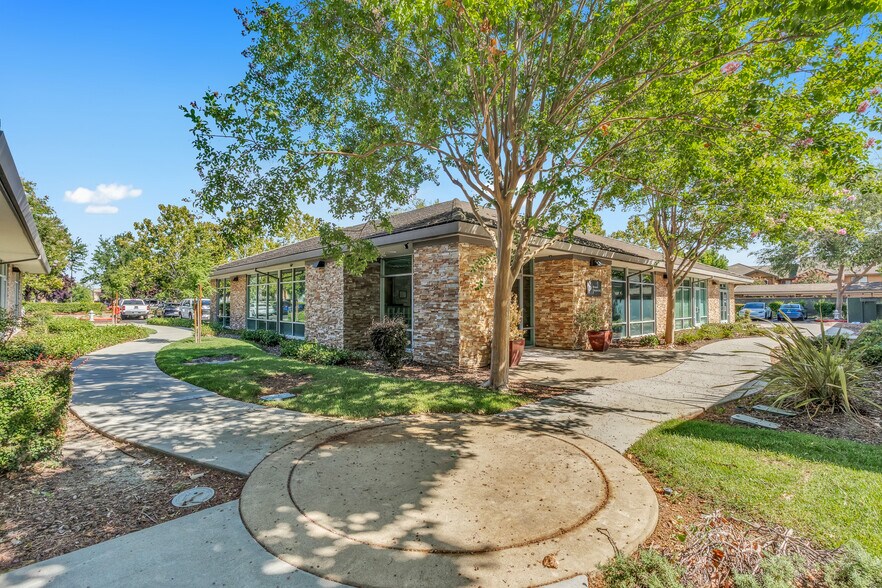More Photos Of 1930 Del Paso Rd, Sacramento Medical For Sale