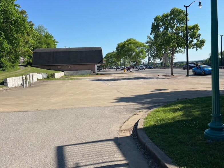 More Photos Of 261 Riverside dr, Clarksville Land For Sale