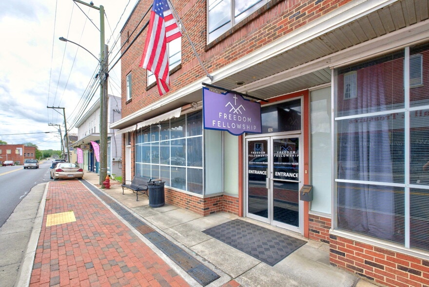 More Photos Of 162-166 N Main St, Broadway Office For Sale