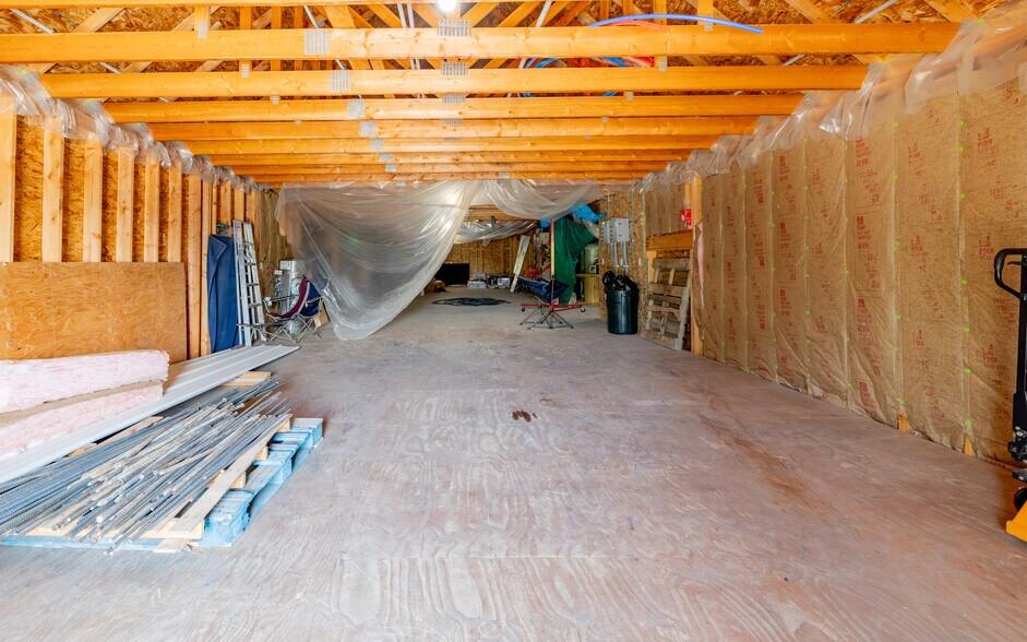More Photos Of 286 S Douglas St, Powell Specialty For Sale