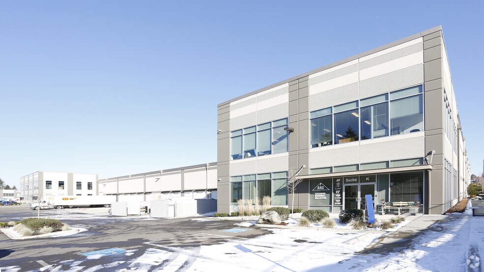 More Photos Of 2231 S 208th St, Des Moines Warehouse For Lease