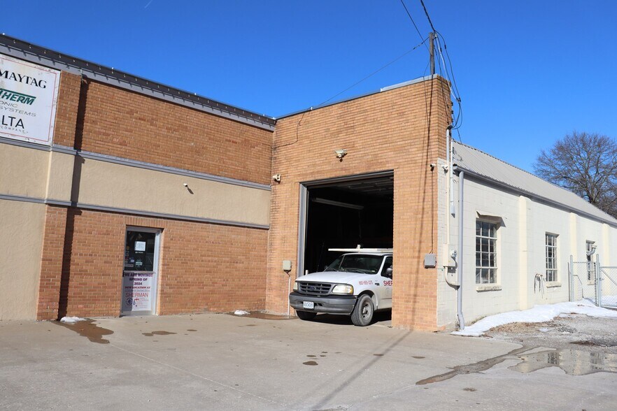 More Photos Of 205 E Green St, Clinton Storefront For Sale