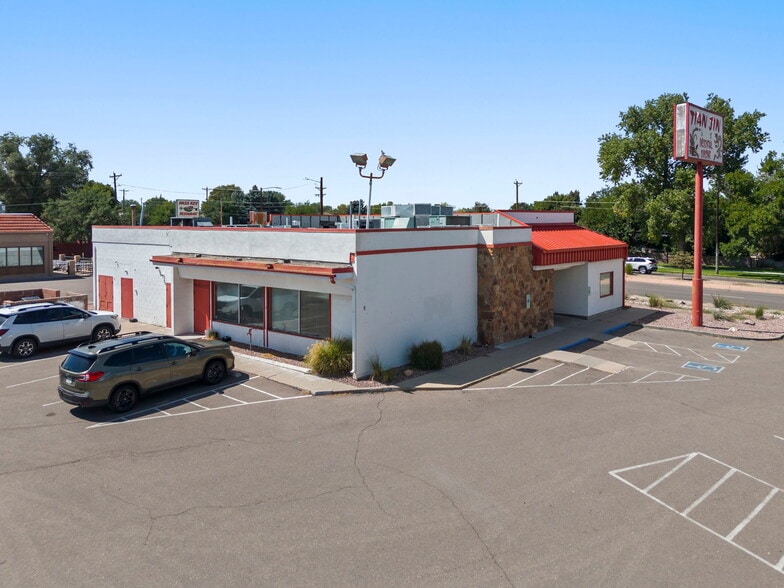 More Photos Of 3400 W Northern Ave, Pueblo Restaurant For Sale
