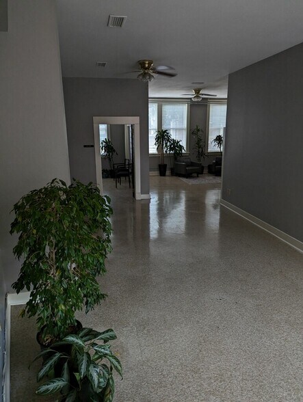 More Photos Of 301 W Capitol St, Jackson Office For Lease