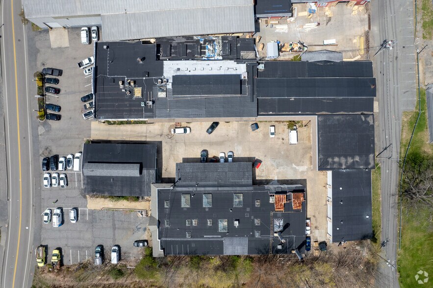 More Photos Of 25 Wareham St, Middleborough Warehouse For Lease