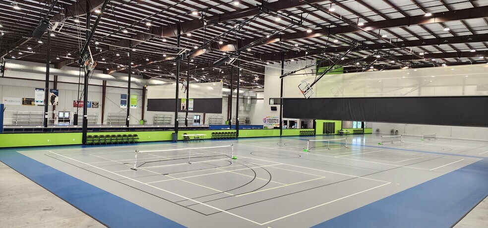 More Photos Of 300 W Hayward Dr, Mount Vernon Sports And Entertainment For Sale