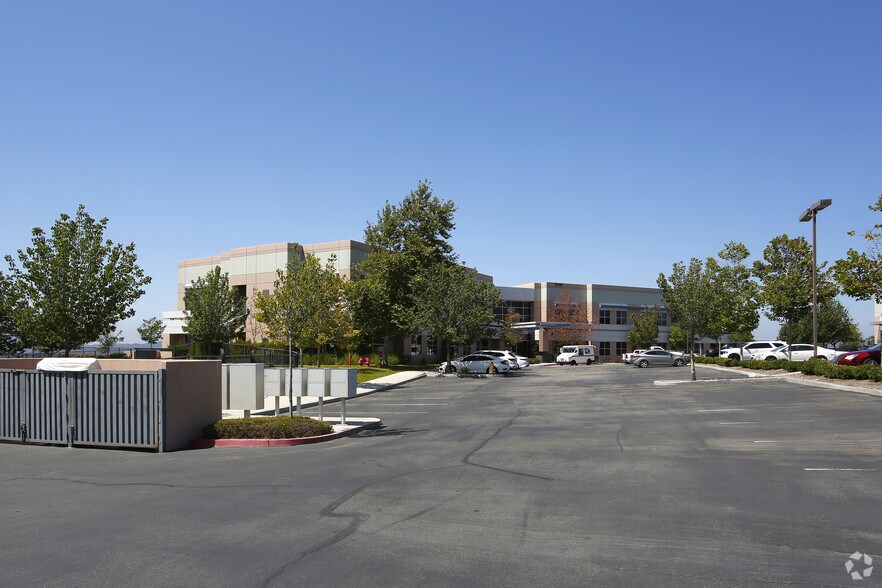 More Photos Of 30111 Technology Dr, Murrieta Unknown For Lease