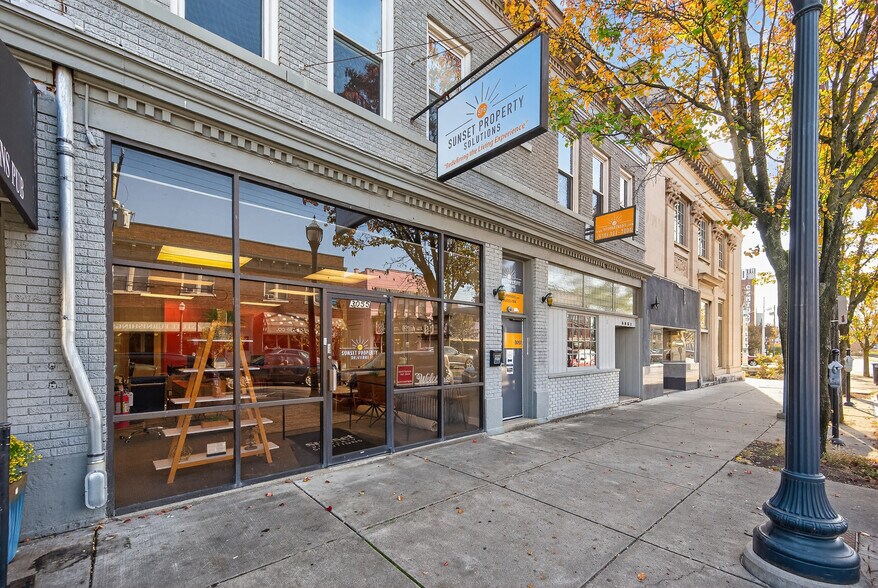 Primary Photo Of 3055 Madison Rd, Cincinnati Storefront Retail Residential For Lease