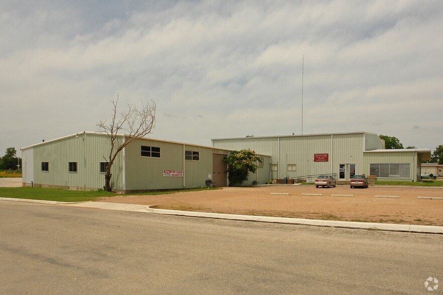 More Photos Of 515 E Highway St, Fredericksburg Showroom For Sale