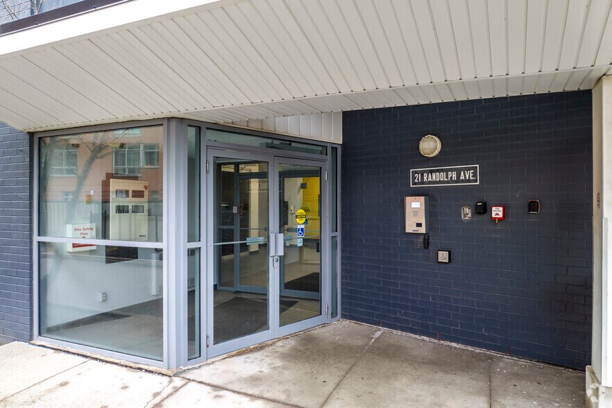 More Photos Of 21 Randolph Ave, Toronto Medical For Lease
