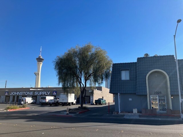 More Photos Of 2325 Western Ave, Las Vegas Light Manufacturing For Lease
